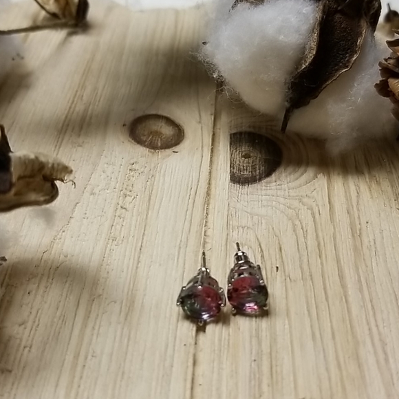 Gorgeous Silver Plated round studs w/pink CZ - Picture 4 of 5